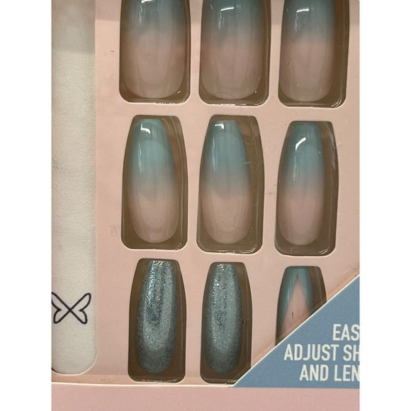 Clutch Nails Blue Ombre Fake Nails 24 Long Lasting Coffin NEW - Picture 2 of 4